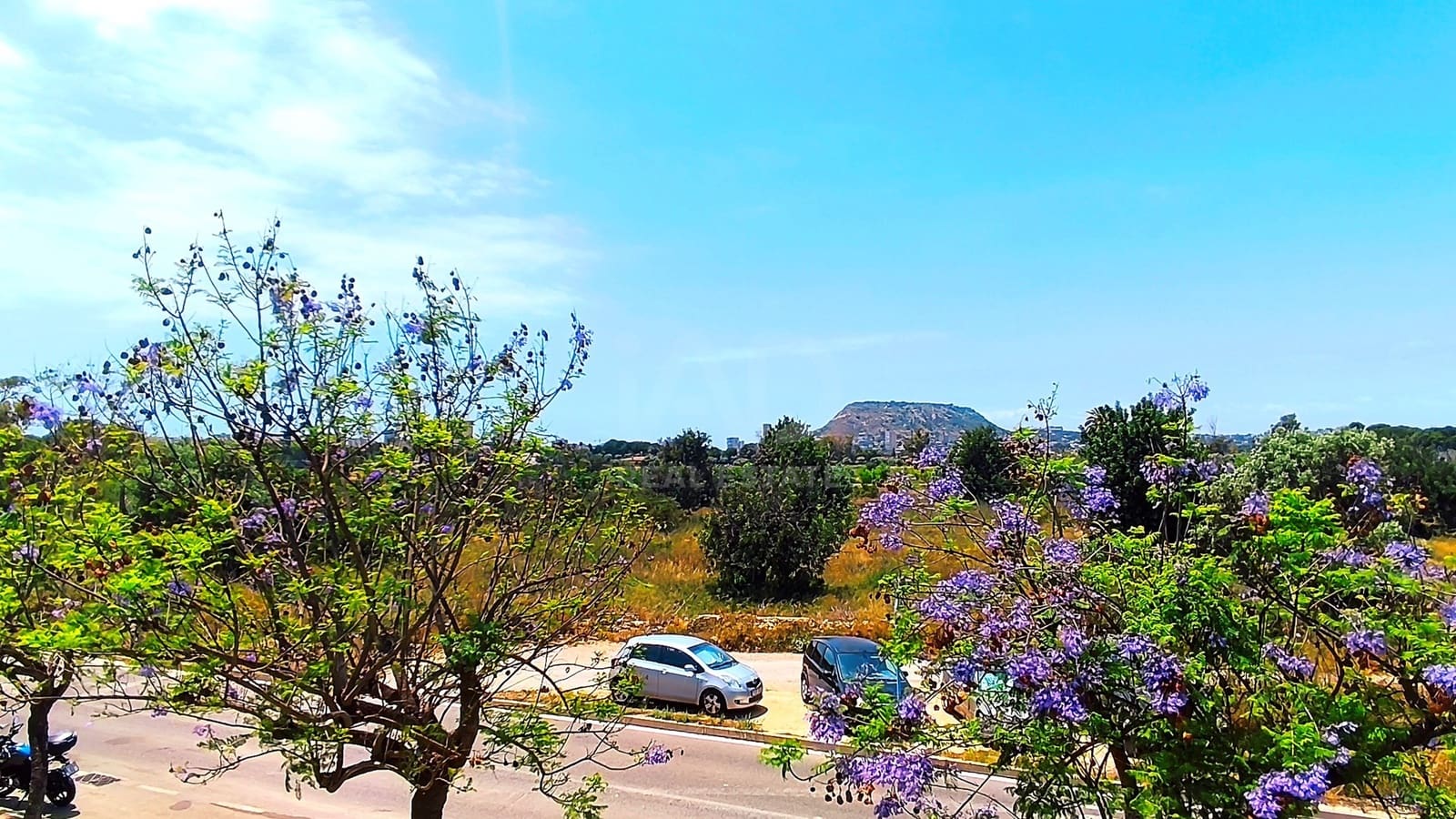 5 soveværelse Rækkehus til salg i Alicante by med swimmingpool garage - € 685.000 (Ref: 9987978)