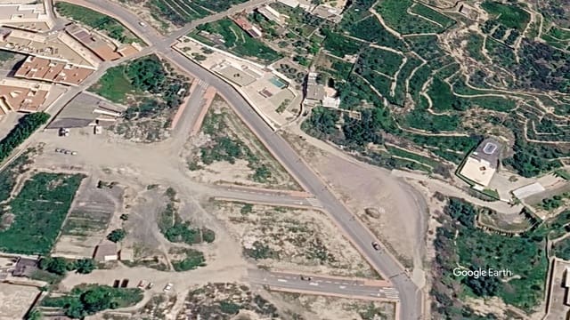 Tomt till salu i Almería stad - 155 000 € (Ref: 9987979)