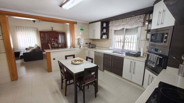 4 bedroom Townhouse for sale in Catral with pool - € 480,000 (Ref: 9987980)