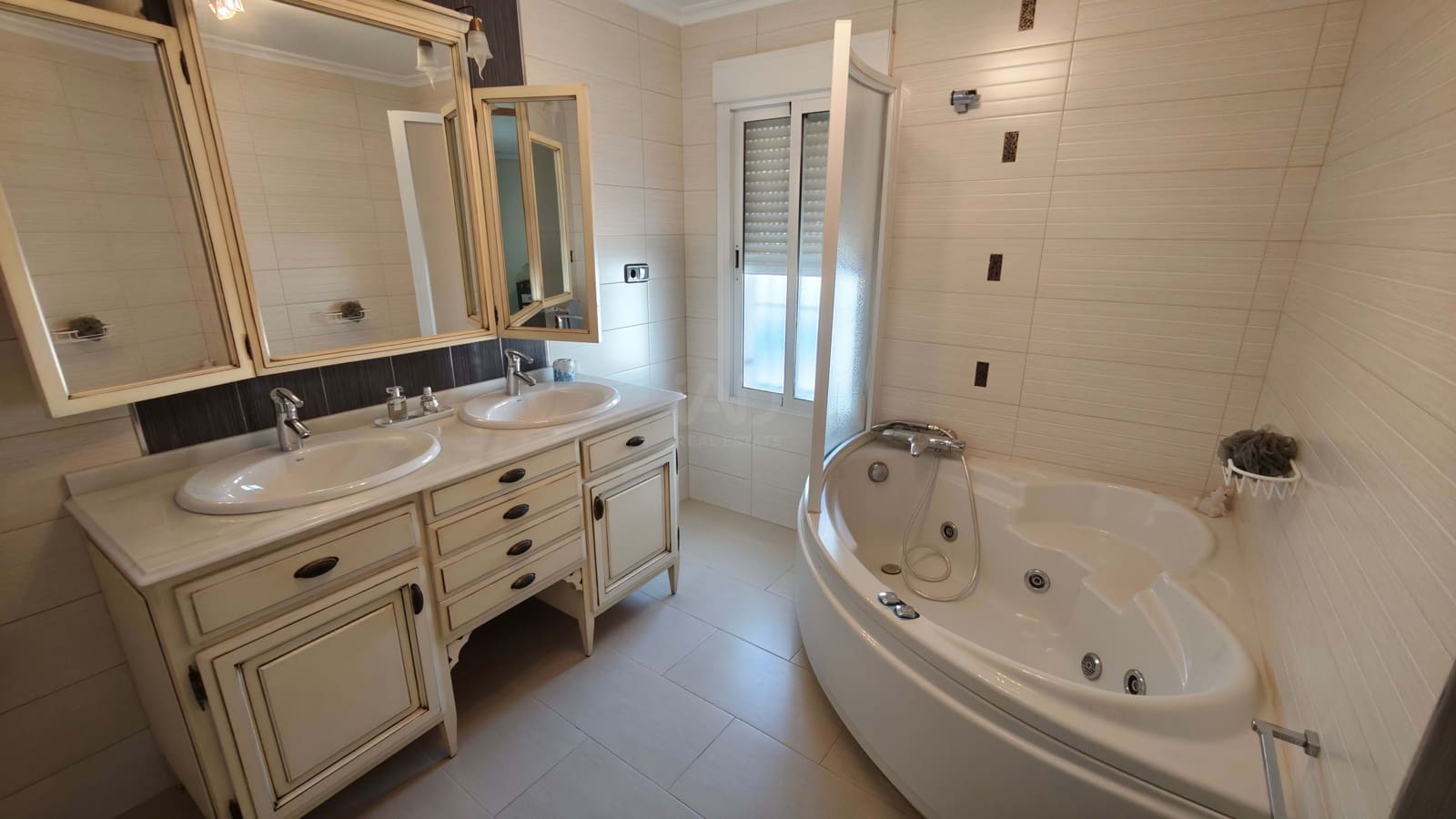 4 sypialnia Dom na sprzedaż w Miasto Alicante / Alacant z basenem - 480 000 € (Ref: 9987980)