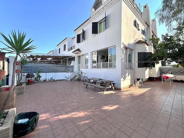 4 soverom Hus til salgs i Huelva by med svømmebasseng - € 385 000 (Ref: 9987981)