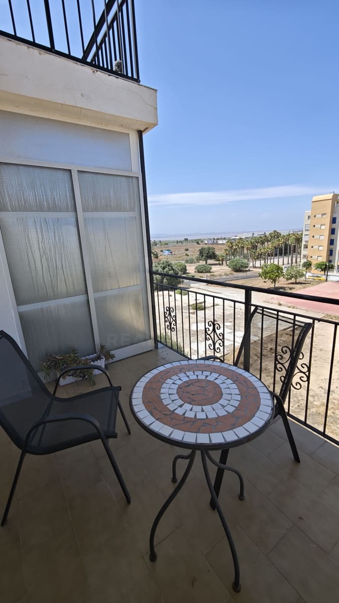 Apartamento de 2 habitaciones en Torrevieja en venta - 165.000 € (Ref: 9987982)