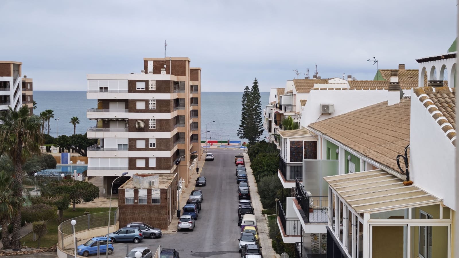 Apartamento de 2 habitaciones en Torrevieja en venta - 165.000 € (Ref: 9987982)