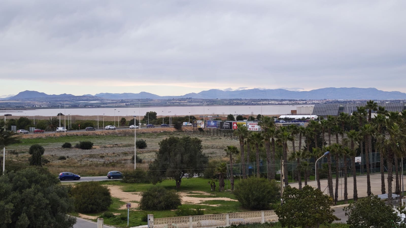 Apartamento de 2 habitaciones en Torrevieja en venta - 165.000 € (Ref: 9987982)