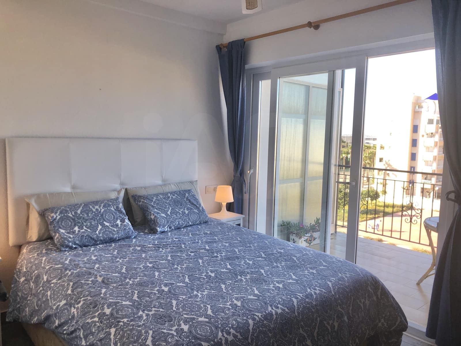Apartamento de 2 habitaciones en Torrevieja en venta - 165.000 € (Ref: 9987982)