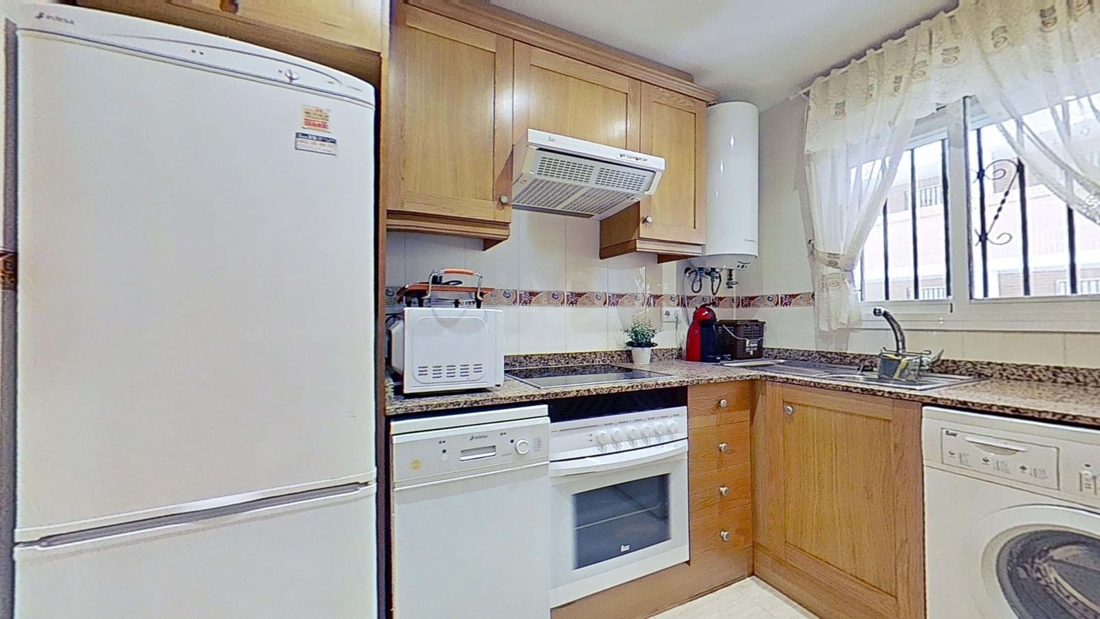 Apartamento de 2 habitaciones en Oropesa  en venta con piscina garaje - 129.900 € (Ref: 9987983)