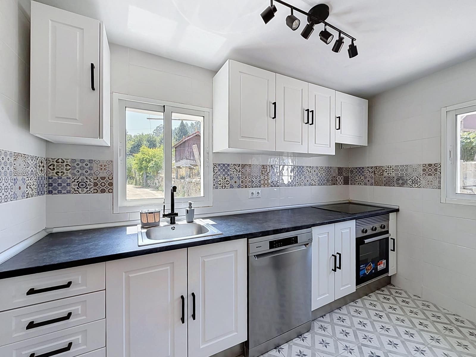 5 Zimmer Haus zu verkaufen in Pontevedra Stadt mit Garage - 182.000 € (Ref: 9987986)