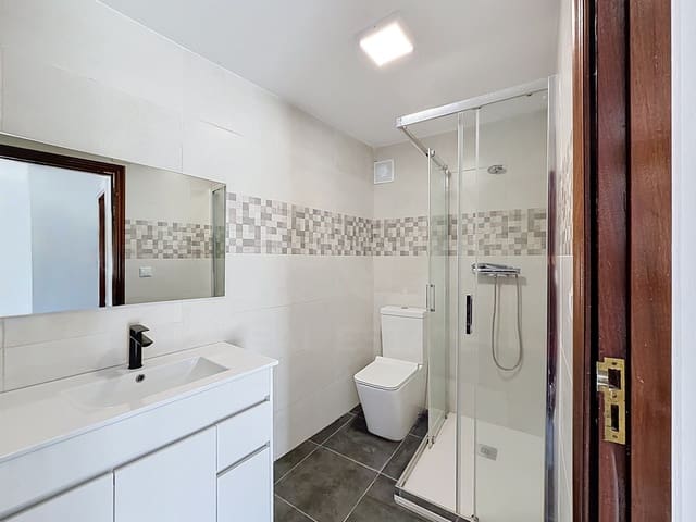 5 Zimmer Haus zu verkaufen in Pontevedra Stadt mit Garage - 182.000 € (Ref: 9987986)