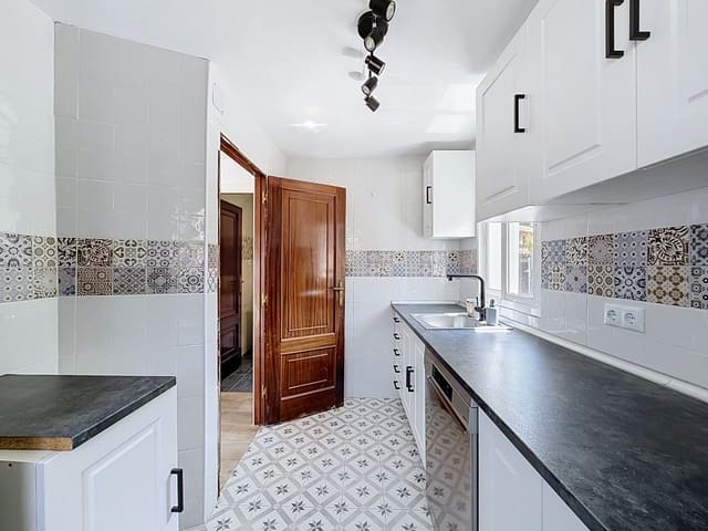 5 Zimmer Haus zu verkaufen in Pontevedra Stadt mit Garage - 182.000 € (Ref: 9987986)