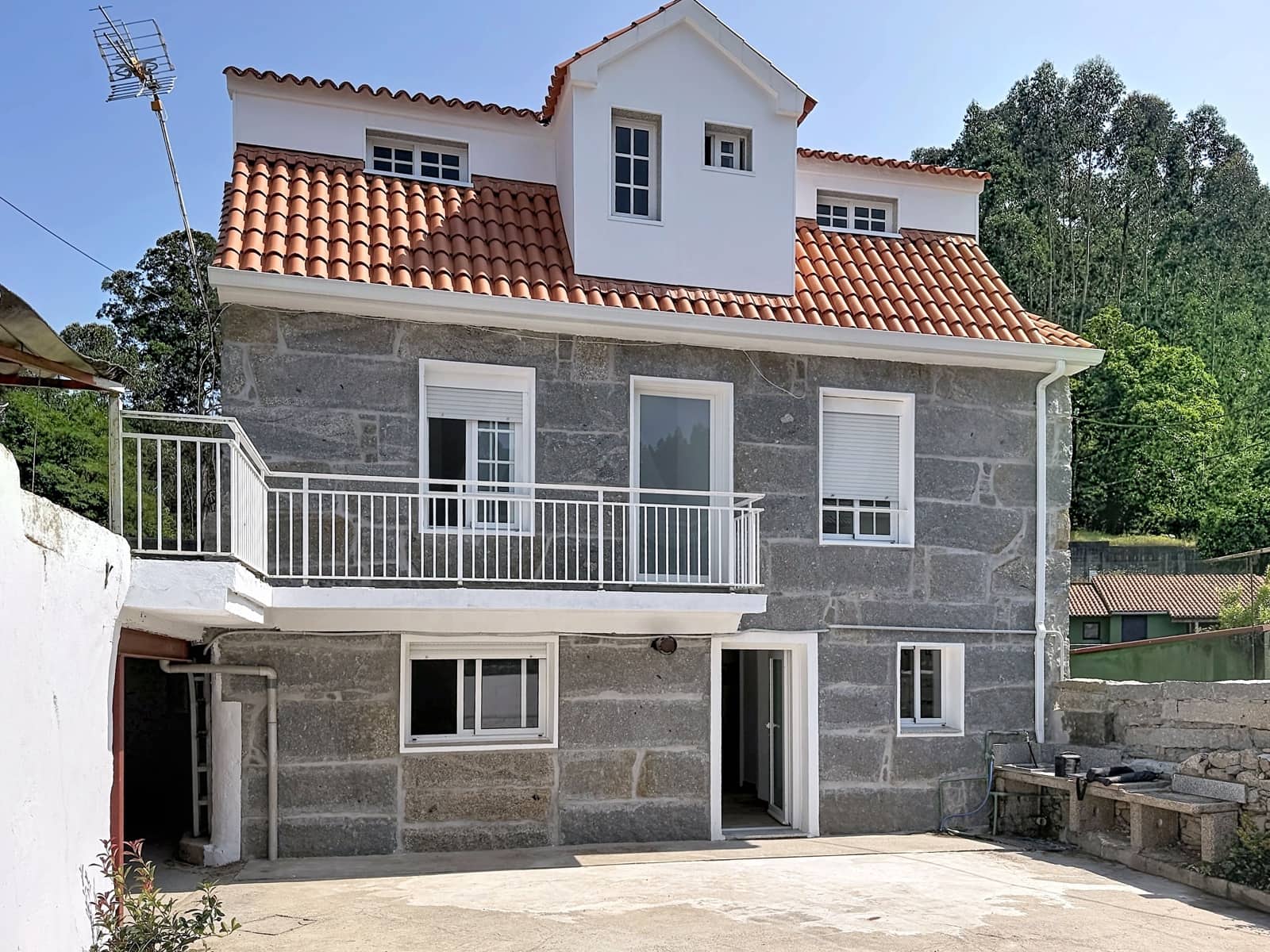 5 Zimmer Haus zu verkaufen in Pontevedra Stadt mit Garage - 182.000 € (Ref: 9987986)