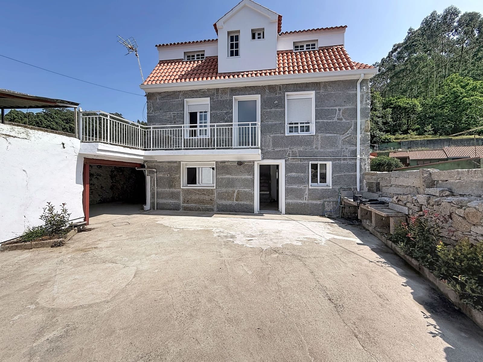 5 Zimmer Haus zu verkaufen in Pontevedra Stadt mit Garage - 182.000 € (Ref: 9987986)