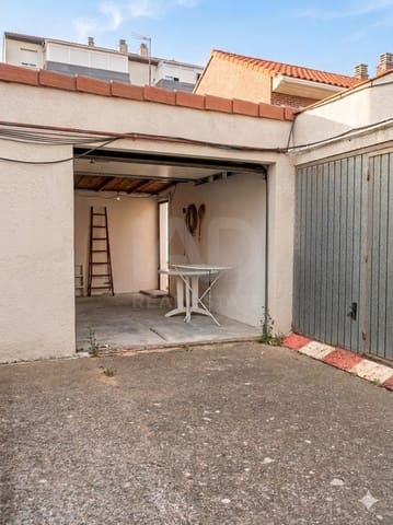 3 bedroom Terraced Villa for sale in Palencia city with garage - € 175,000 (Ref: 9987990)