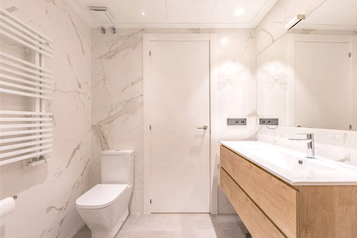 4 quarto Moradia em Banda para venda em Barcelona cidade com piscina garagem - 750 000 € (Ref: 9987993)