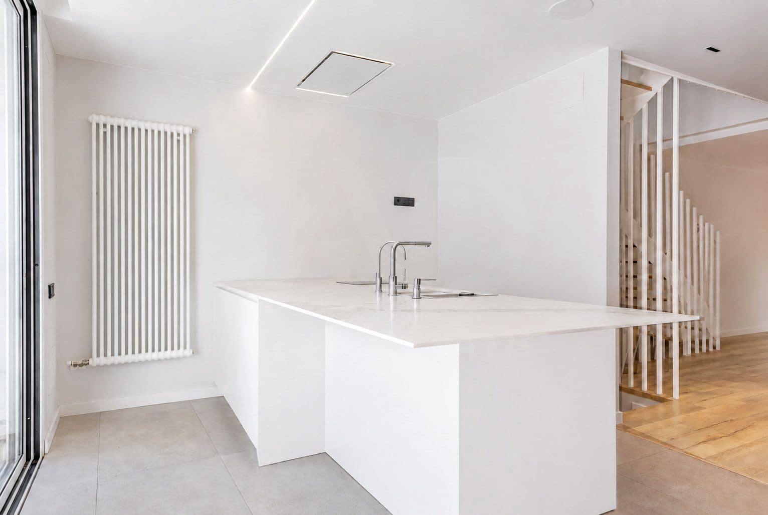 4 quarto Moradia em Banda para venda em Barcelona cidade com piscina garagem - 750 000 € (Ref: 9987993)
