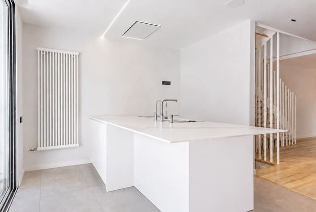 Adosado de 4 habitaciones en Sabadell en venta con piscina garaje - 750.000 € (Ref: 9987993)