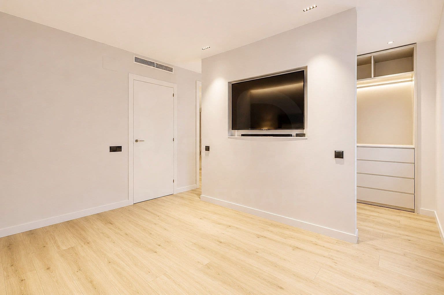 4 quarto Moradia em Banda para venda em Barcelona cidade com piscina garagem - 750 000 € (Ref: 9987993)