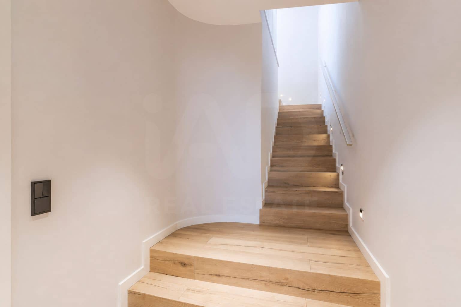 4 quarto Moradia em Banda para venda em Barcelona cidade com piscina garagem - 750 000 € (Ref: 9987993)