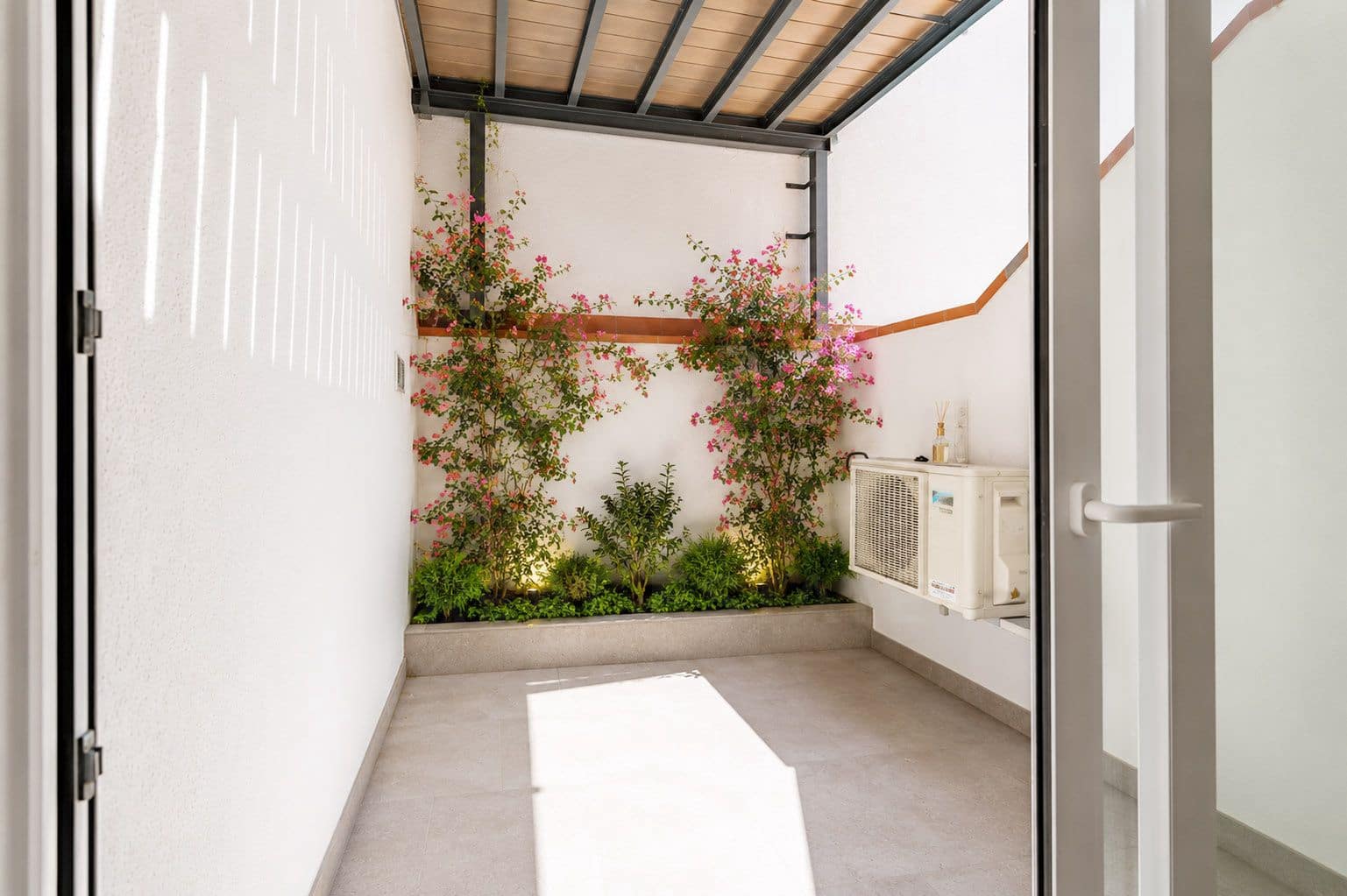4 quarto Moradia em Banda para venda em Barcelona cidade com piscina garagem - 750 000 € (Ref: 9987993)
