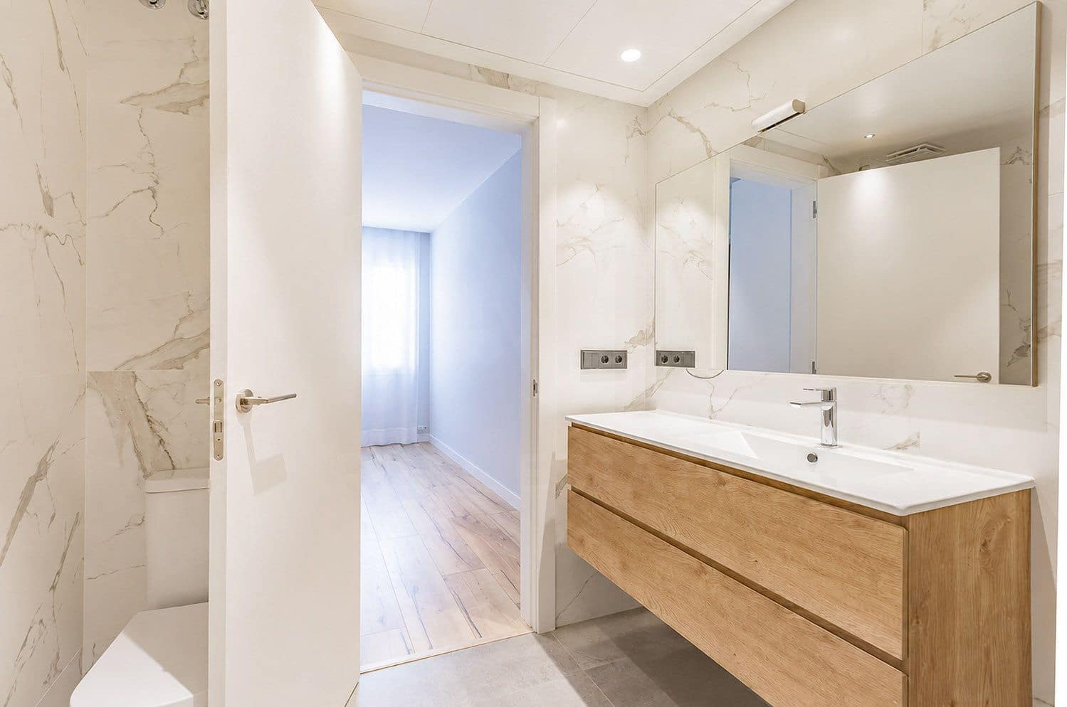 4 quarto Moradia em Banda para venda em Barcelona cidade com piscina garagem - 750 000 € (Ref: 9987993)