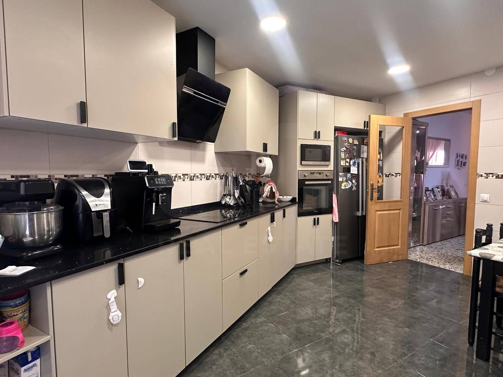 5 sovrum Lägenhet till salu i Sant Andreu de la Barca - 390 000 € (Ref: 9987996)