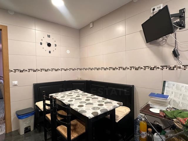 5 sovrum Lägenhet till salu i Sant Andreu de la Barca - 390 000 € (Ref: 9987996)