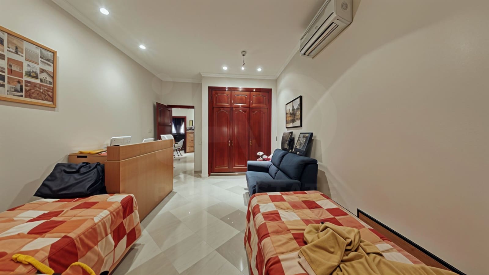 4 sypialnia Dom na sprzedaż w Miasto Kadyks z basenem garażem - 499 950 € (Ref: 9987998)