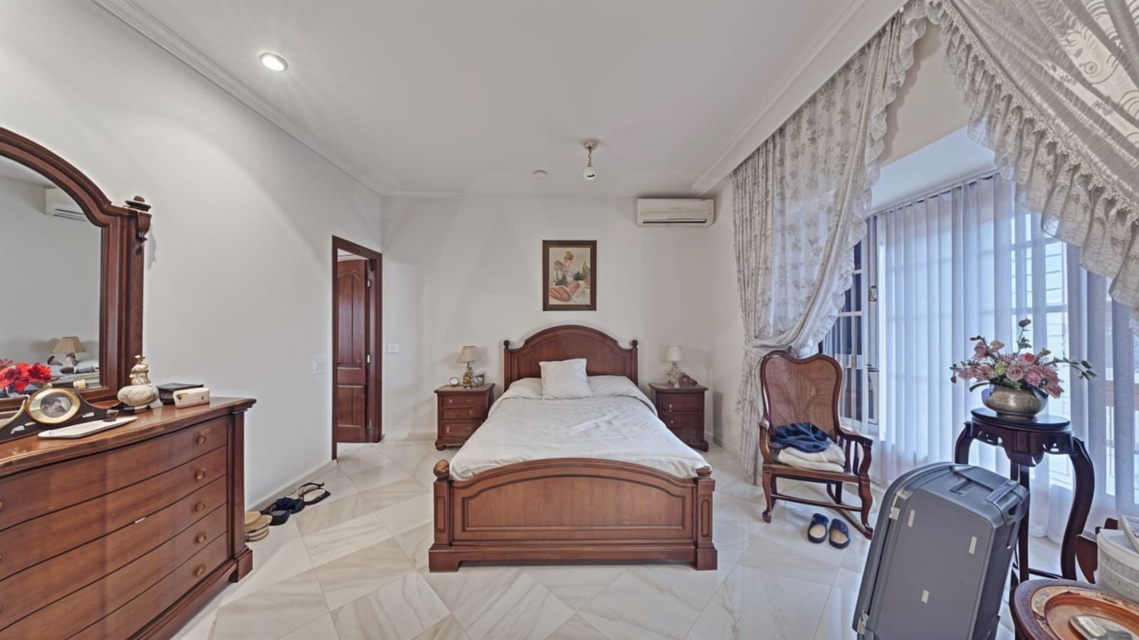 4 sypialnia Dom na sprzedaż w Miasto Kadyks z basenem garażem - 499 950 € (Ref: 9987998)