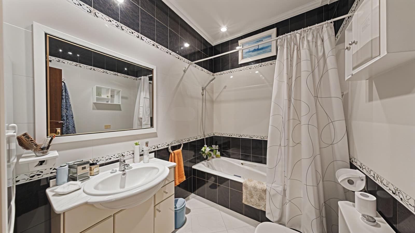 4 sypialnia Dom na sprzedaż w Miasto Kadyks z basenem garażem - 499 950 € (Ref: 9987998)