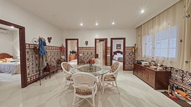 4 soverom Hus til salgs i Cádiz by med svømmebasseng garasje - € 499 950 (Ref: 9987998)