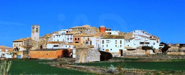 Ubebygd land til salgs i Tarragona by - € 125 000 (Ref: 9988001)