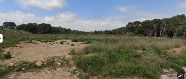 Ubebygd land til salgs i Tarragona by - € 125 000 (Ref: 9988001)