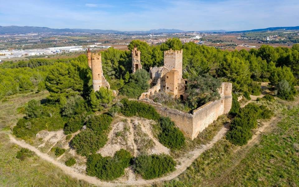 Ubebygd land til salgs i Tarragona by - € 125 000 (Ref: 9988001)