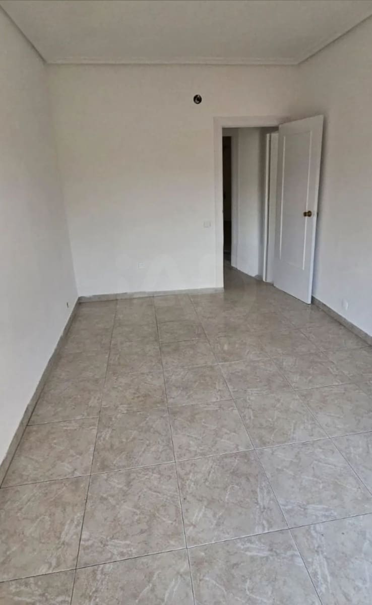 Apartamento de 4 habitaciones en Logroño en venta - 299.999 € (Ref: 9988003)