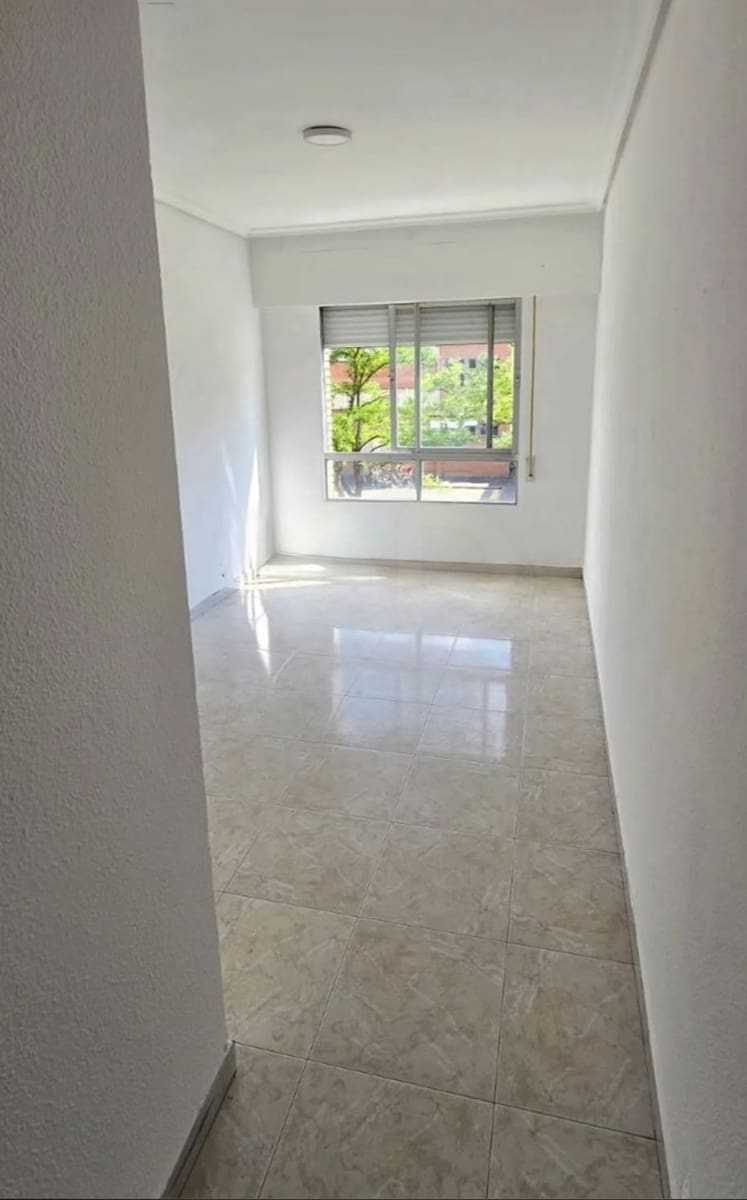 Apartamento de 4 habitaciones en Logroño en venta - 299.999 € (Ref: 9988003)
