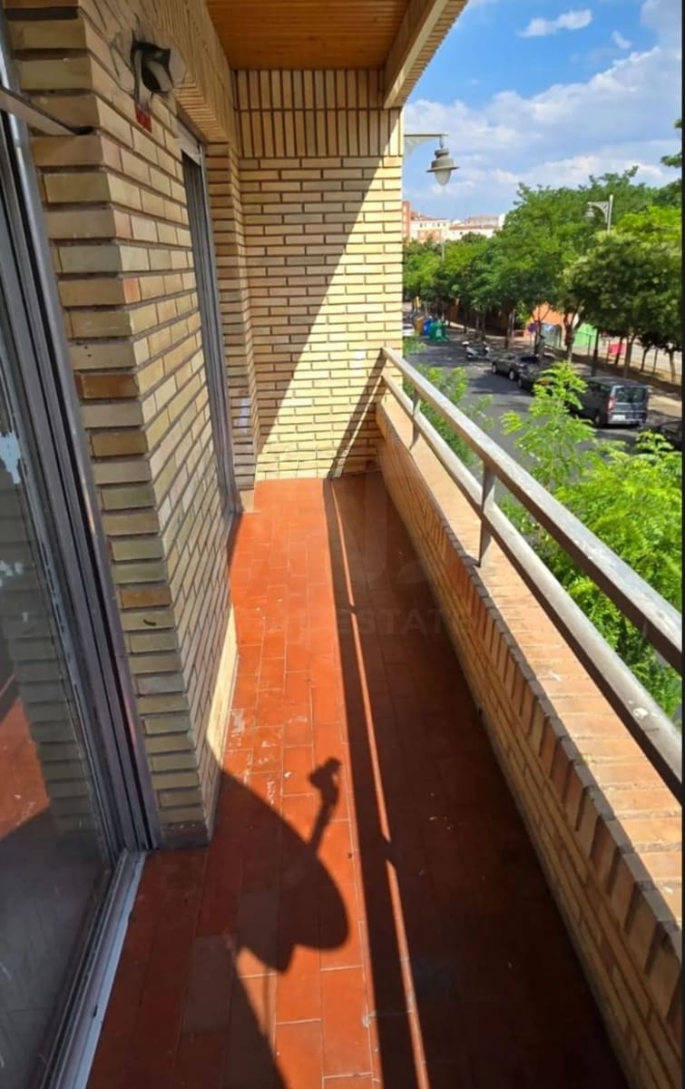 Apartamento de 4 habitaciones en Logroño en venta - 299.999 € (Ref: 9988003)