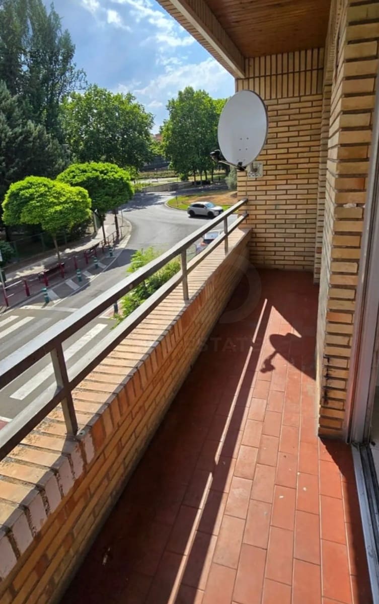 Apartamento de 4 habitaciones en Logroño en venta - 299.999 € (Ref: 9988003)