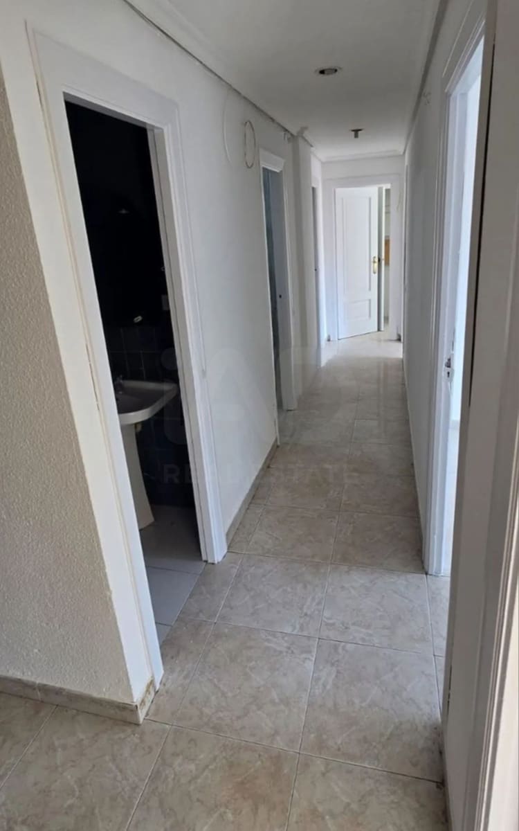 Apartamento de 4 habitaciones en Logroño en venta - 299.999 € (Ref: 9988003)
