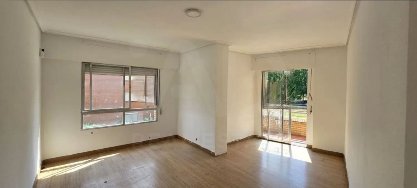 Apartamento de 4 habitaciones en Logroño en venta - 299.999 € (Ref: 9988003)