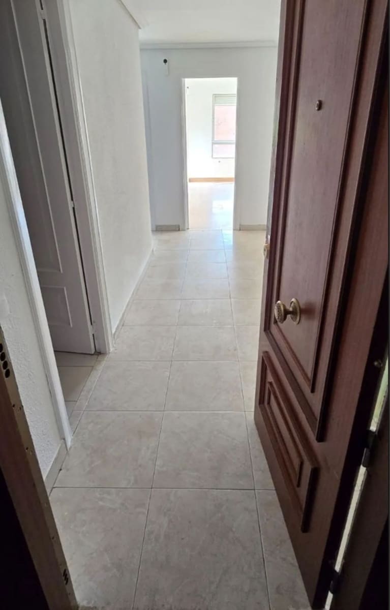 Apartamento de 4 habitaciones en Logroño en venta - 299.999 € (Ref: 9988003)