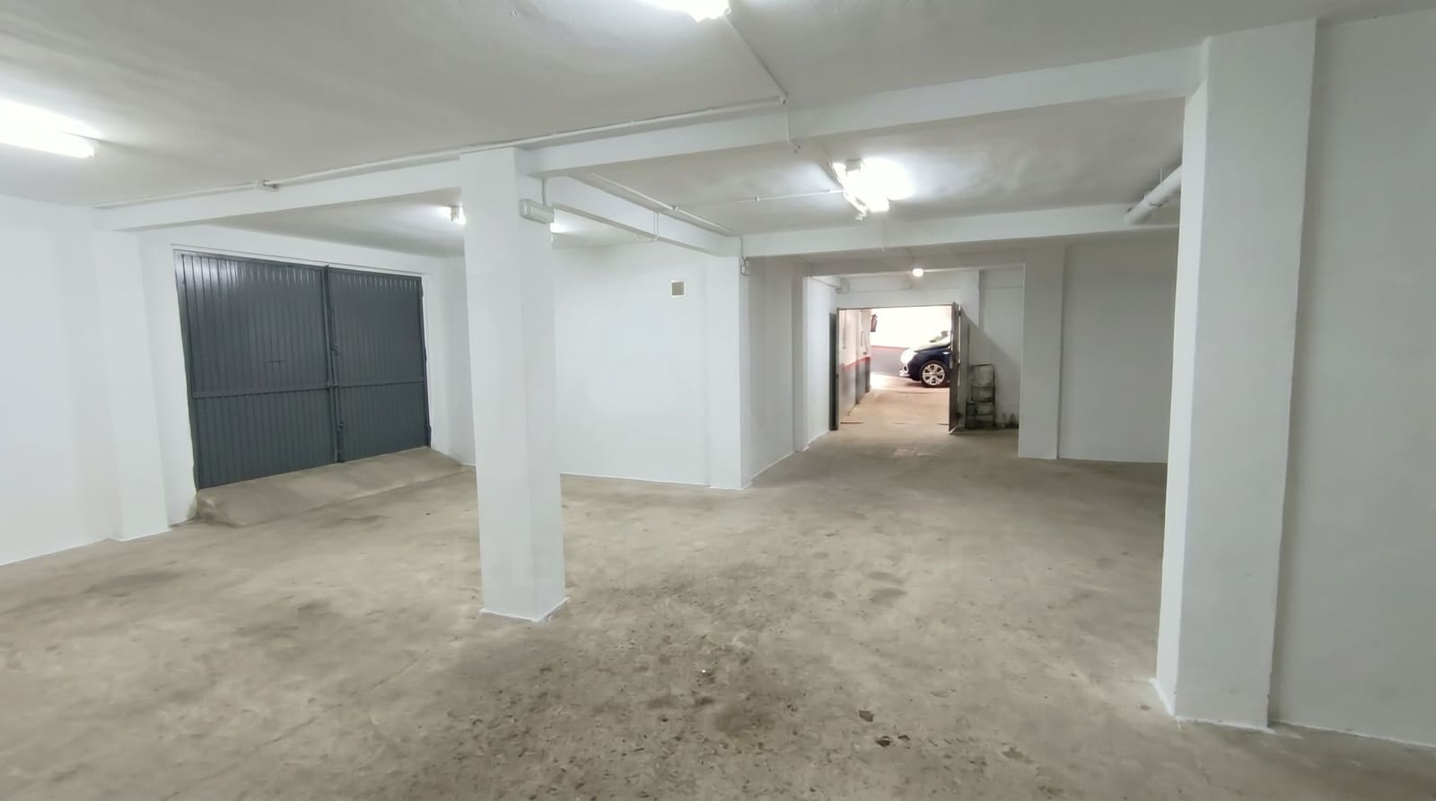 Garage til salg i Madrid by - € 170.000 (Ref: 9988004)