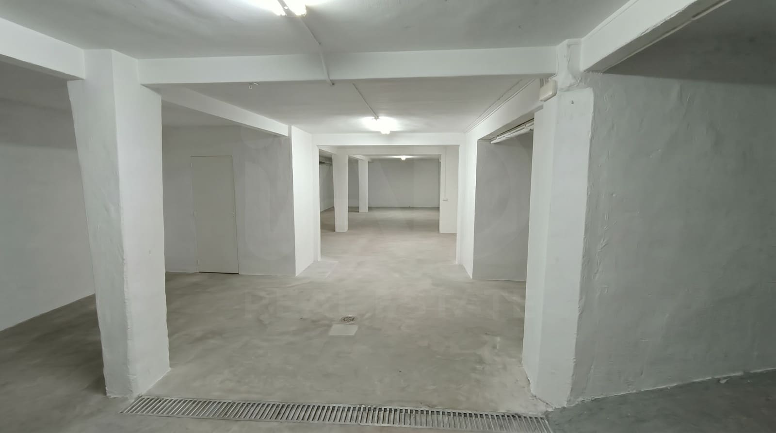 Garage til salg i Madrid by - € 170.000 (Ref: 9988004)