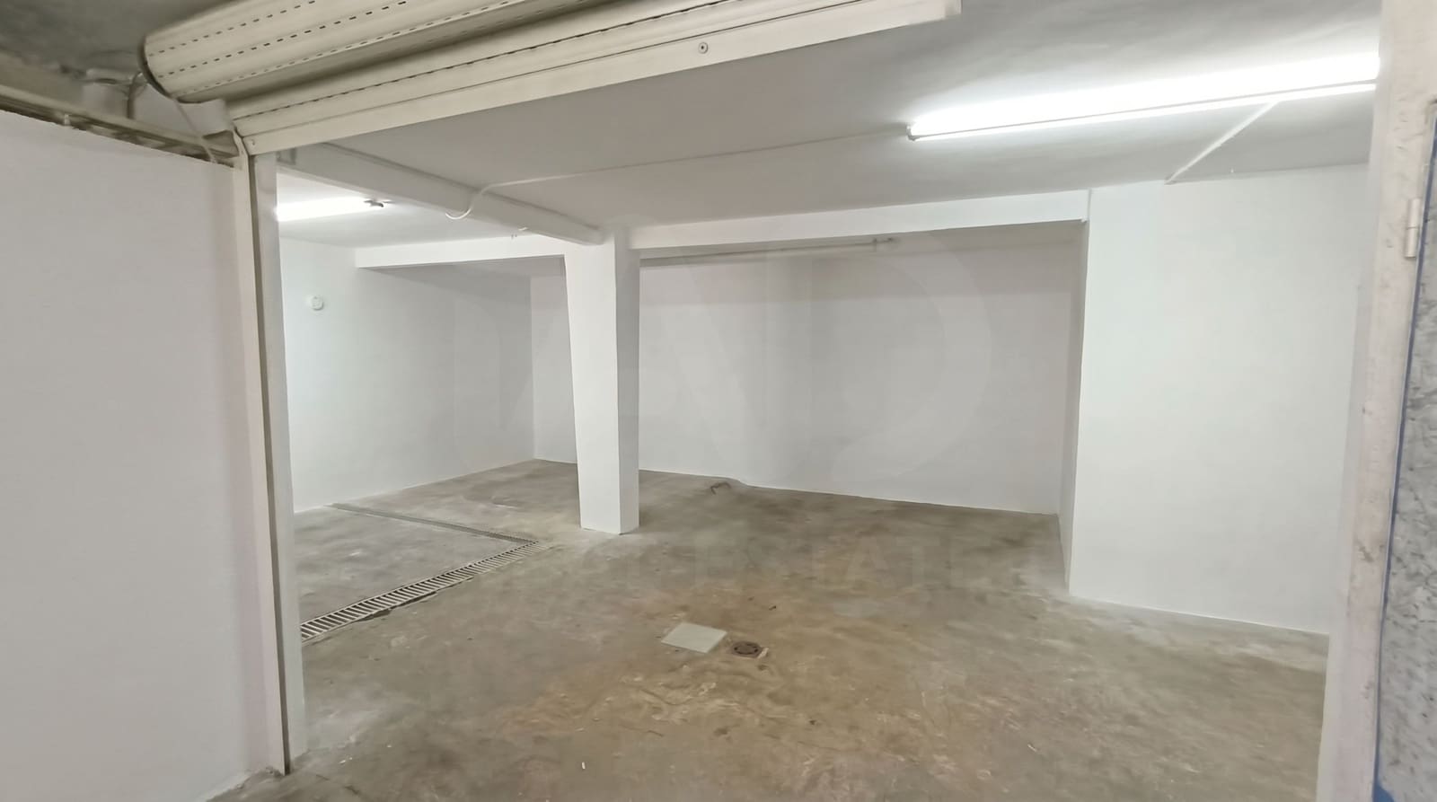 Garage til salg i Madrid by - € 170.000 (Ref: 9988004)