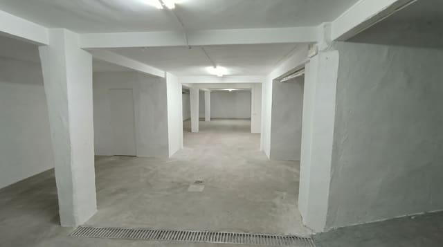 Garasje til salgs i Ventas, Madrid by - € 170 000 (Ref: 9988004)