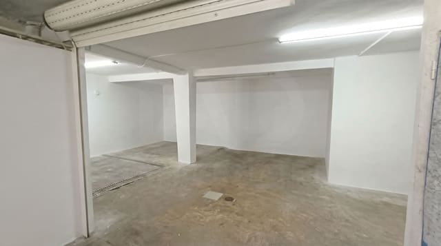 Garasje til salgs i Ventas, Madrid by - € 170 000 (Ref: 9988004)