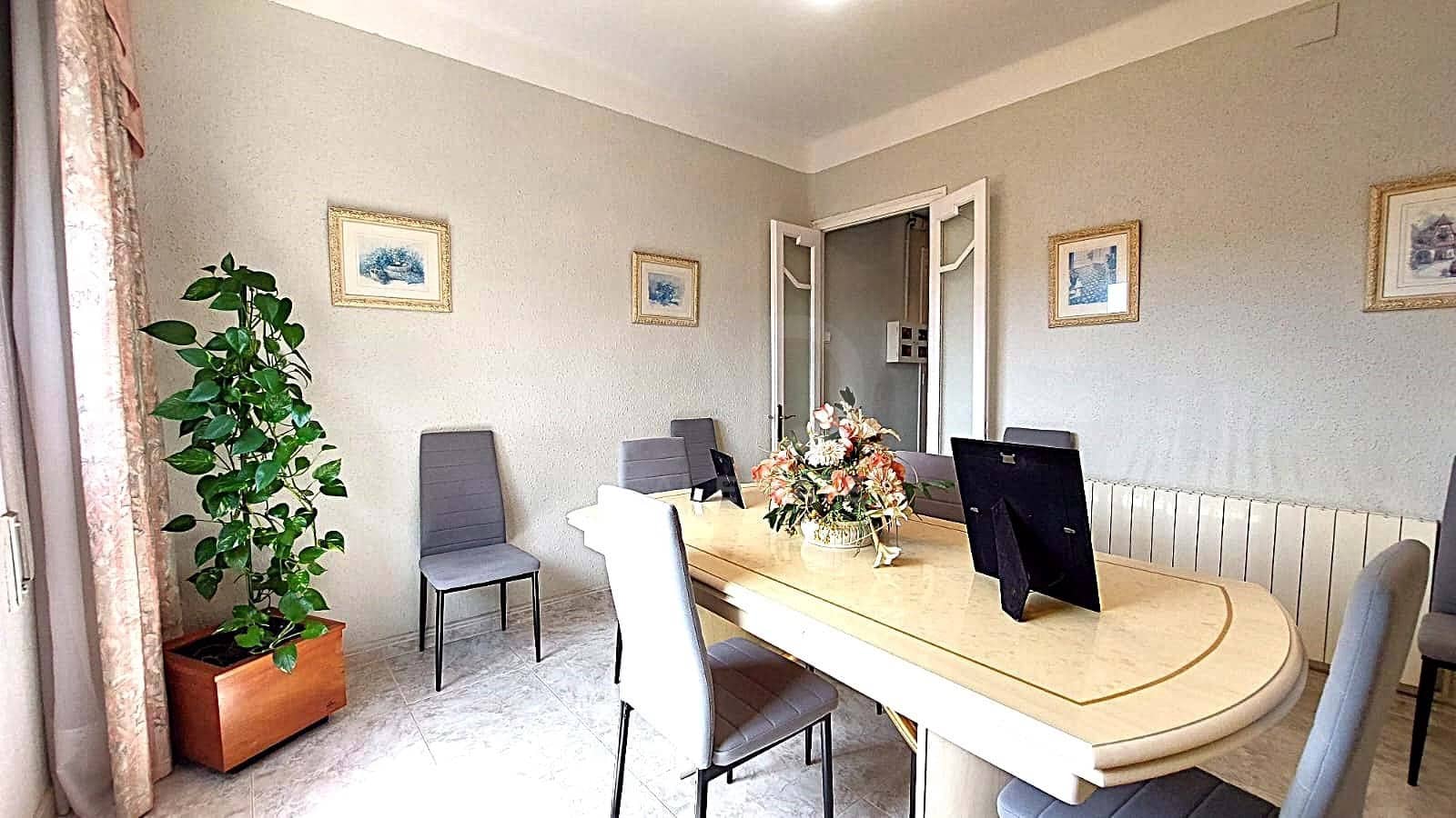 4 sypialnia Apartament na sprzedaż w Miasto Barcelona - 135 000 € (Ref: 9988012)
