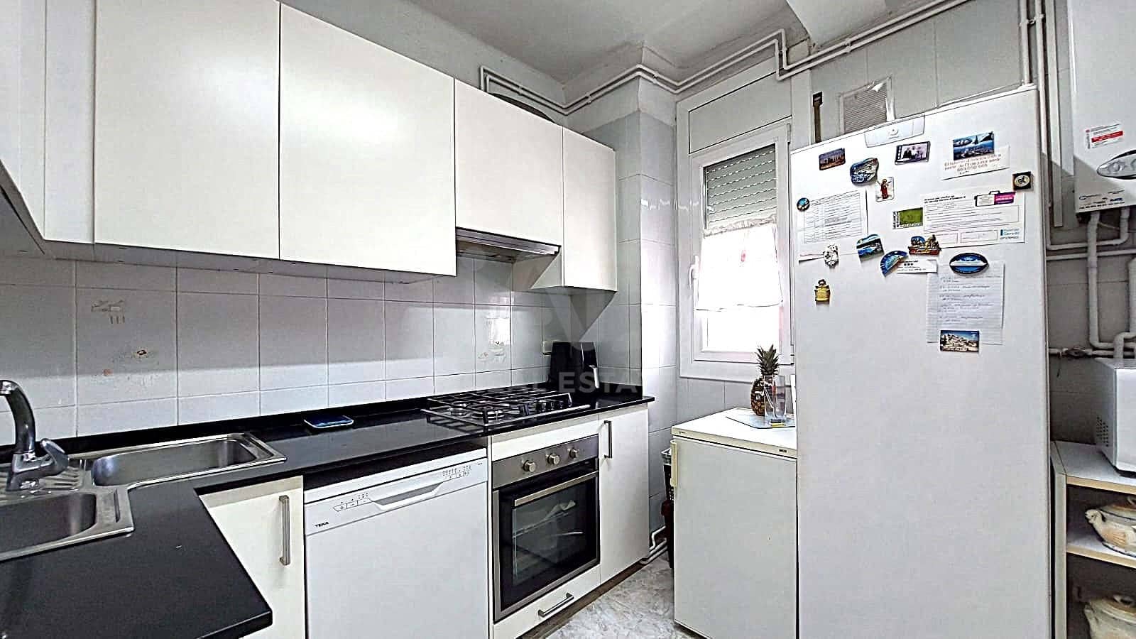 4 sypialnia Apartament na sprzedaż w Miasto Barcelona - 135 000 € (Ref: 9988012)