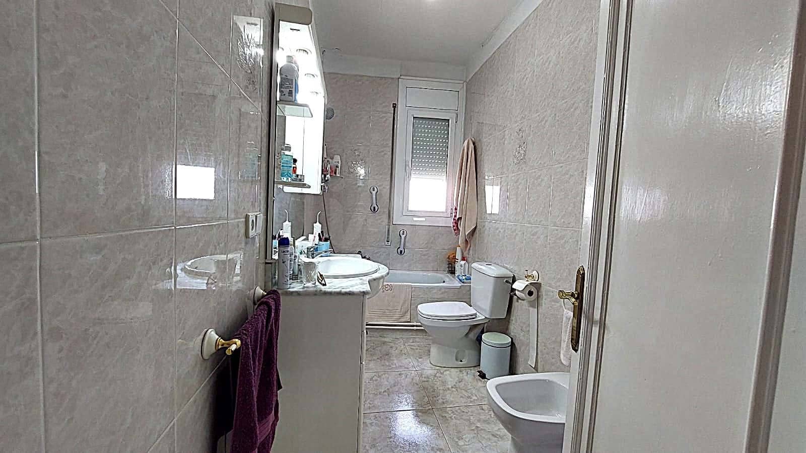 4 sypialnia Apartament na sprzedaż w Miasto Barcelona - 135 000 € (Ref: 9988012)
