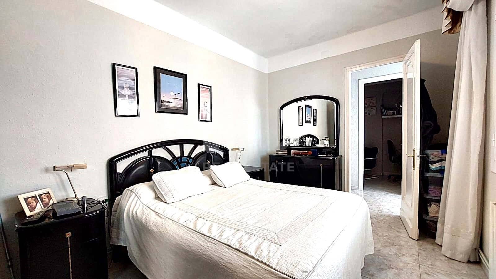 4 sypialnia Apartament na sprzedaż w Miasto Barcelona - 135 000 € (Ref: 9988012)