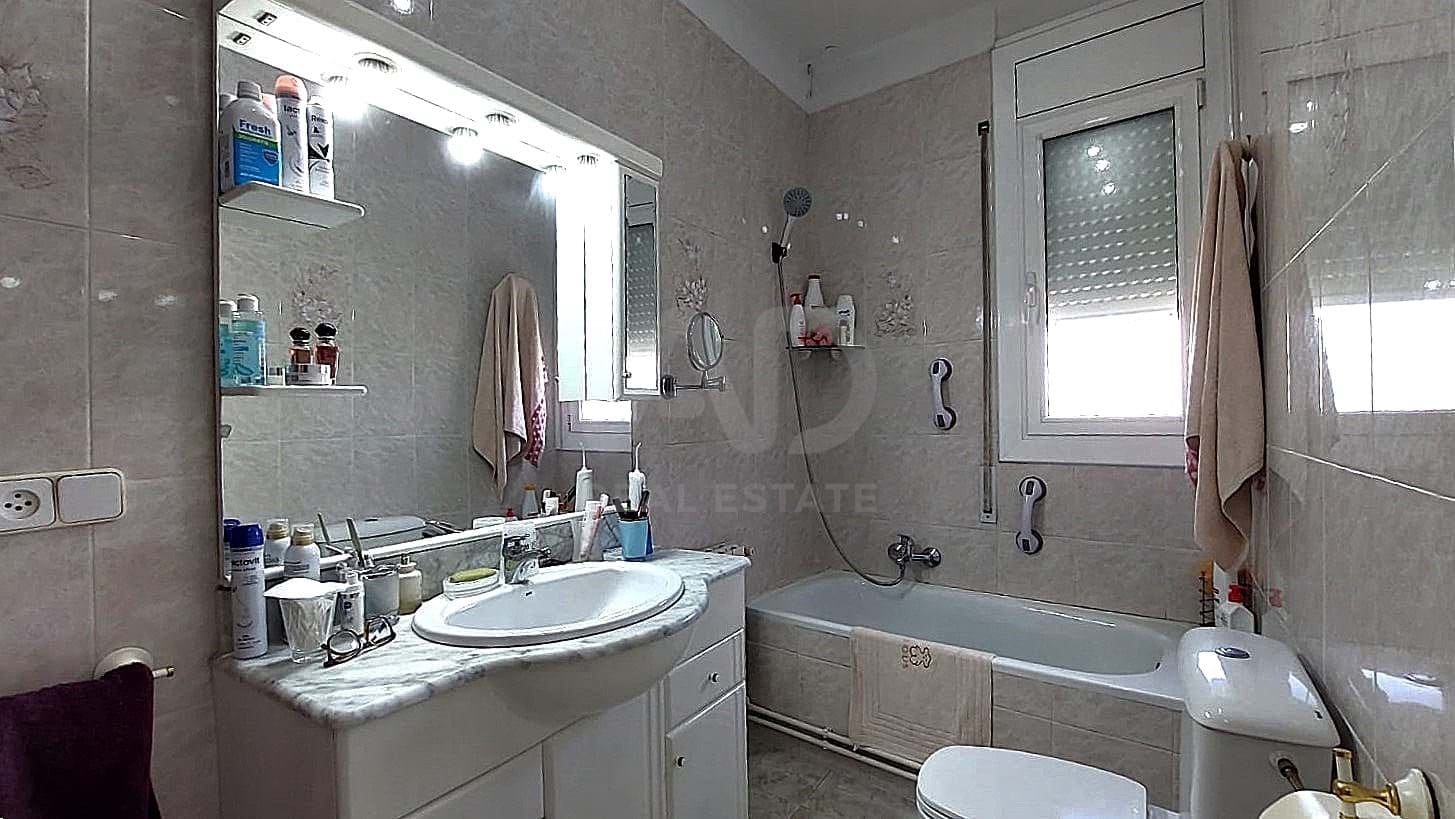 4 sypialnia Apartament na sprzedaż w Miasto Barcelona - 135 000 € (Ref: 9988012)
