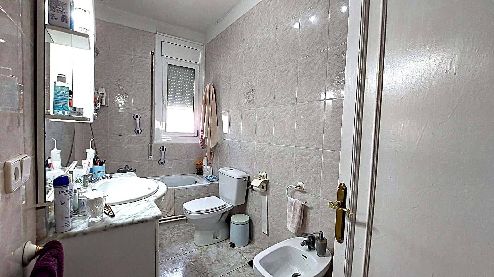 4 sypialnia Apartament na sprzedaż w Miasto Barcelona - 135 000 € (Ref: 9988012)